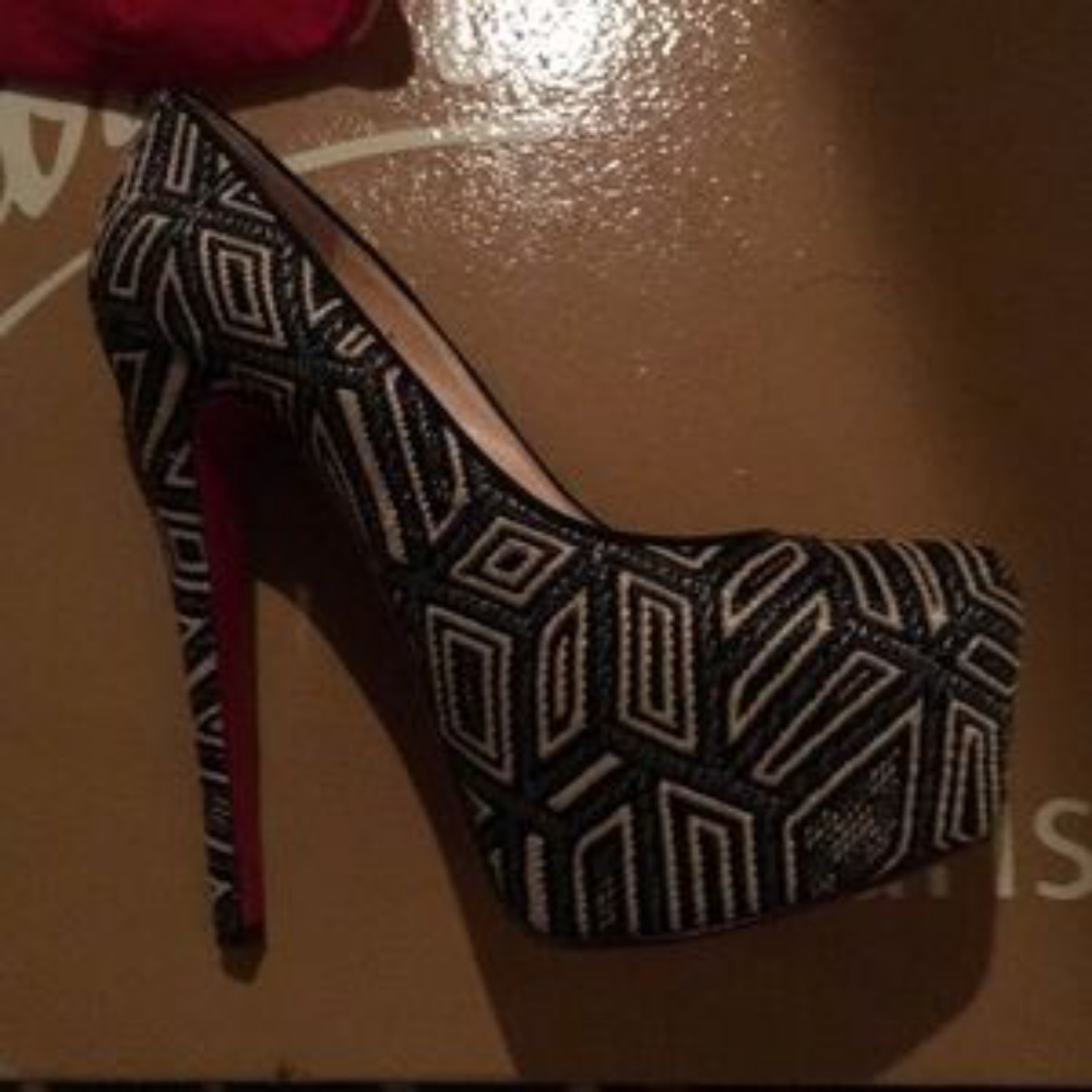 Christian Louboutin platform heels sz 40
